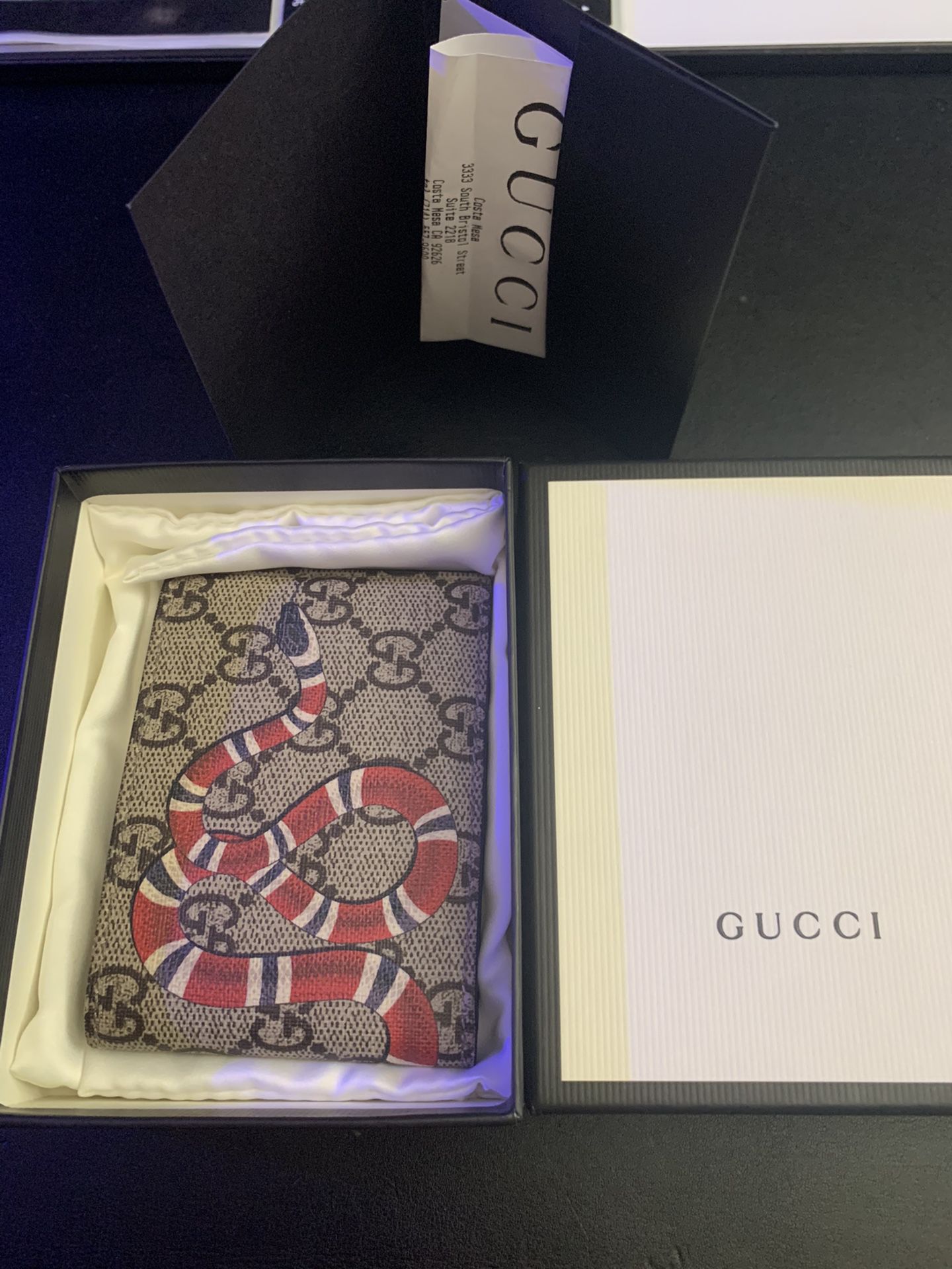 Gucci bifold wallet, GG Supreme, Beige
