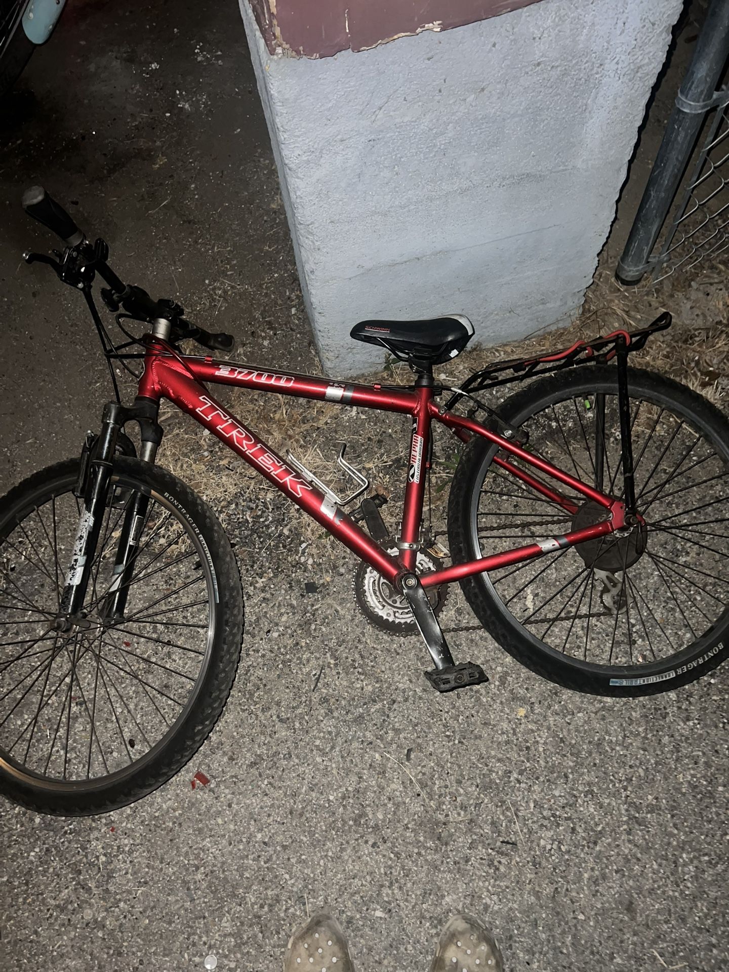 TREK MOUTAIN BIKE
