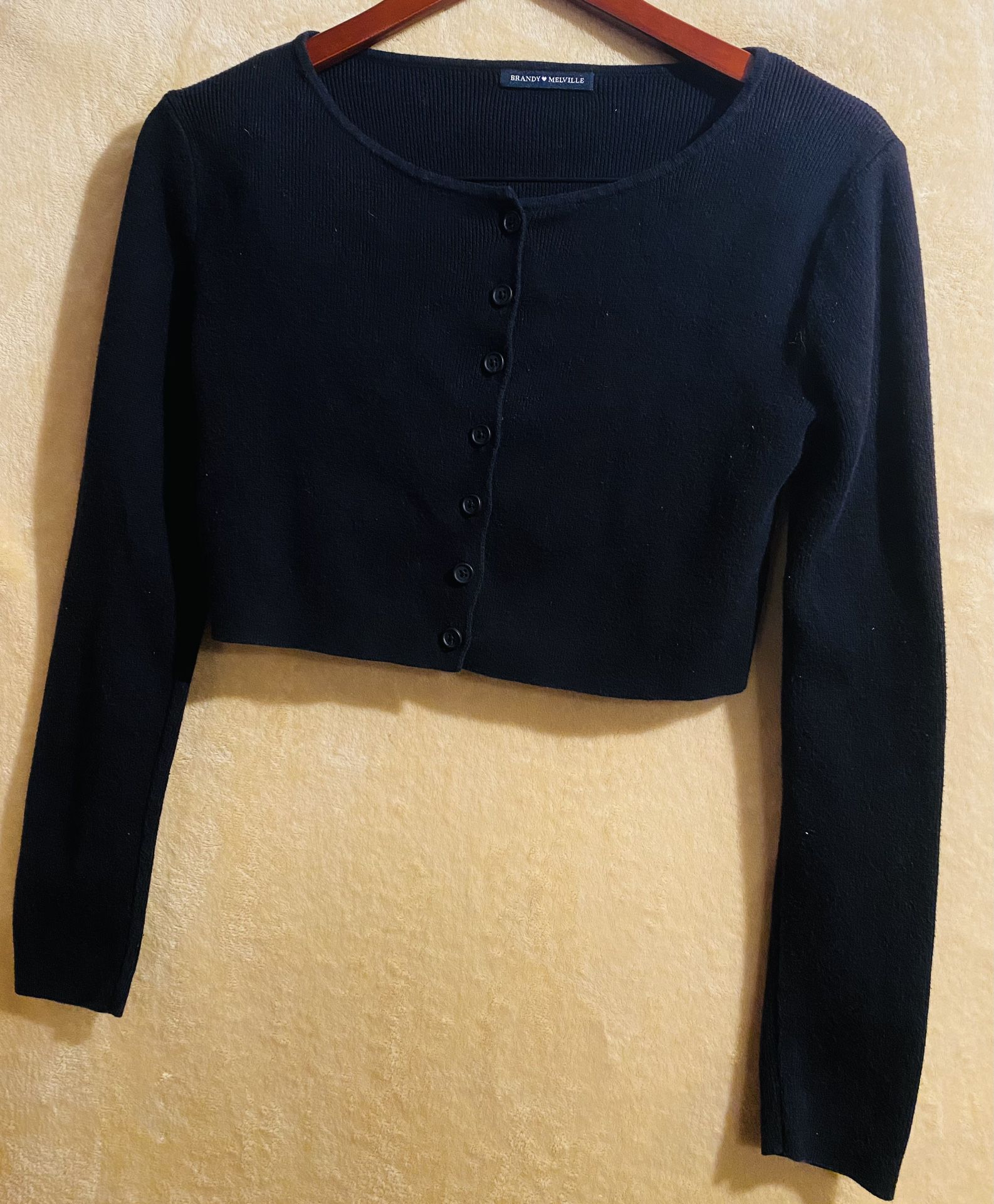 Brandy Melville~Cardigan cropped black one size