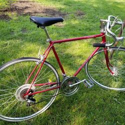 Vintage Red Schwinn Varsity road bicycle, 27 Inch Wheel , 22 " frame,  10 Speed 