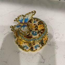 Vintage butterfly and flowers trinket box