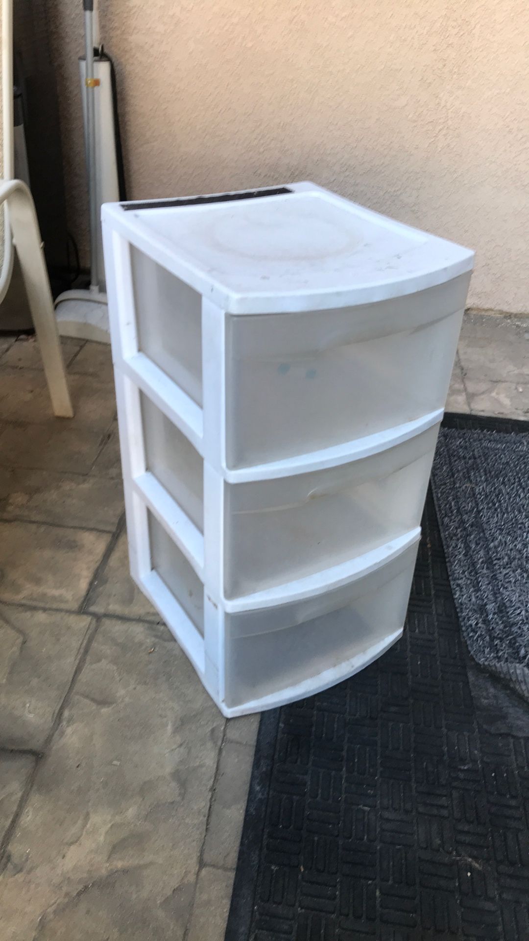 1x1x2.3 Ft Plastic Container Need To Wash Used Dusty