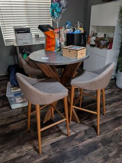 Dining Table with 4 Chairs