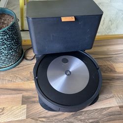 Roomba J7 