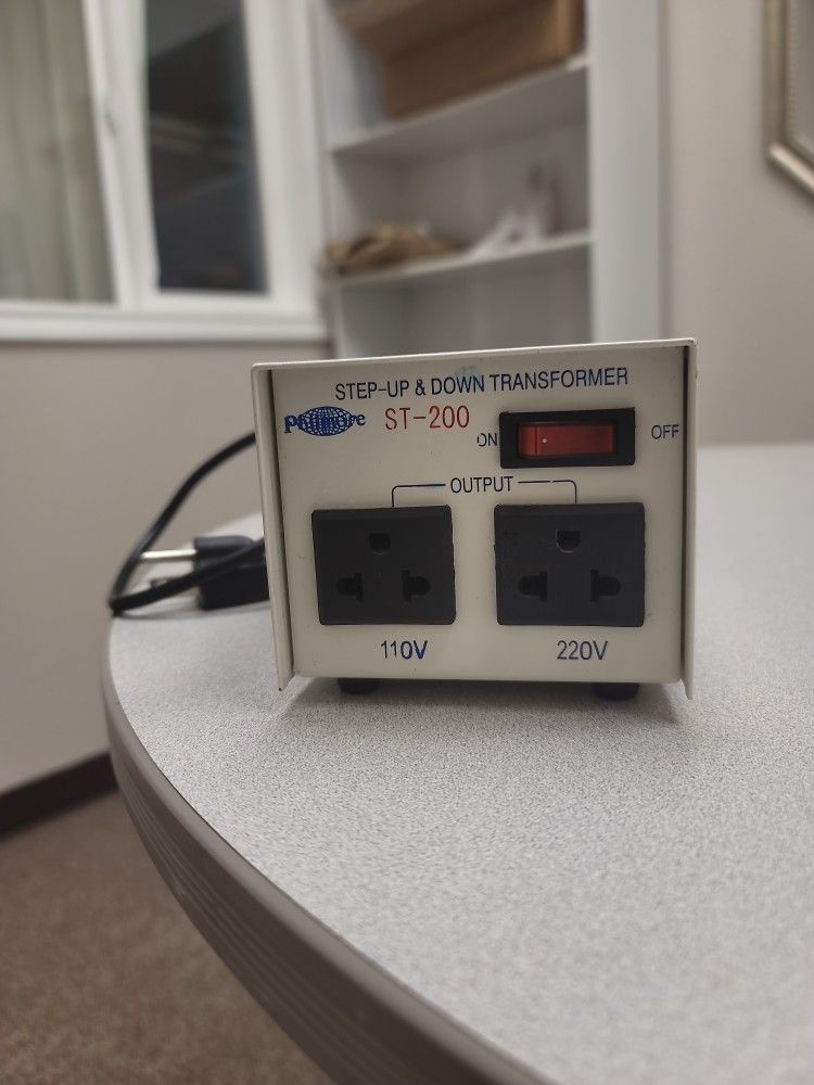 Philmore ST-200 Step-Up & Step-Down Transformer 110V-220V