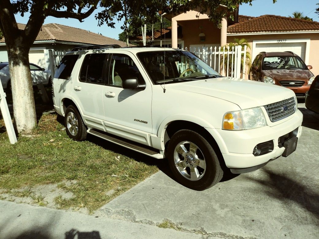 2005 Ford Explorer