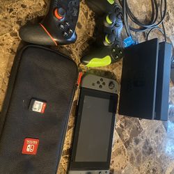 Nintendo Switch, Super Smash Bros, Carrying Case, Dock Station, 2 Pro Controllers, 