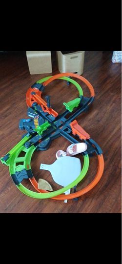 Hot wheels track
