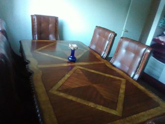 table with 6 chier for sale