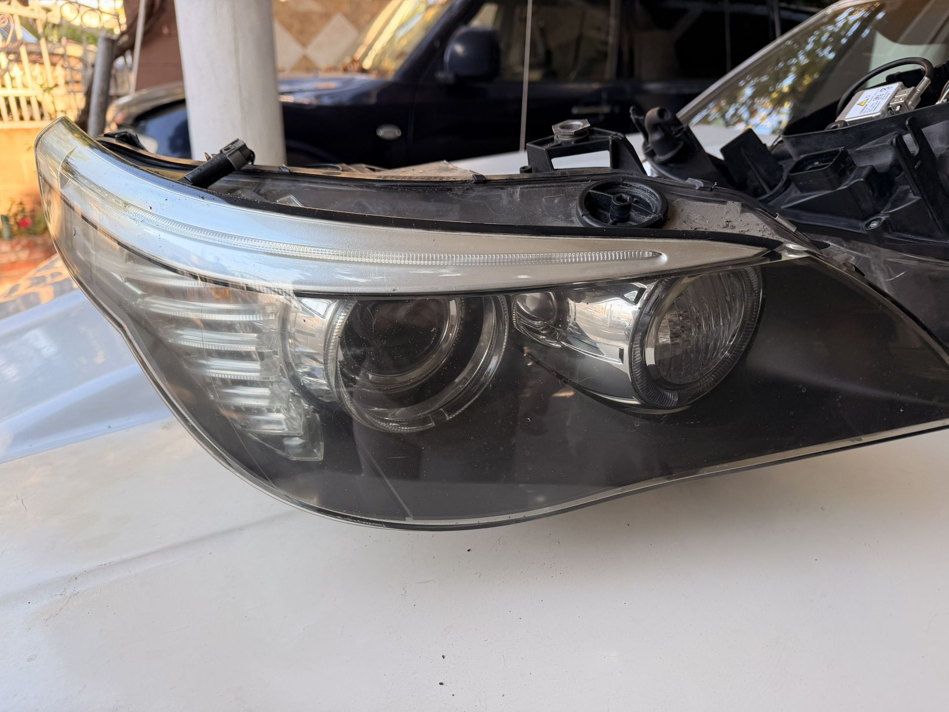 BMW 5-Series E60 OEM HID Xenon Headlight Pair