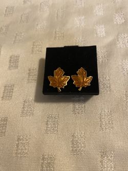 Gold Tone Maple Leaf Stud Earrings 