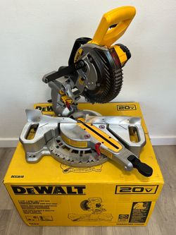 DEWALT 20V MAX Cordless 7-1/4 in. Sliding Miter Saw (Tool Only)