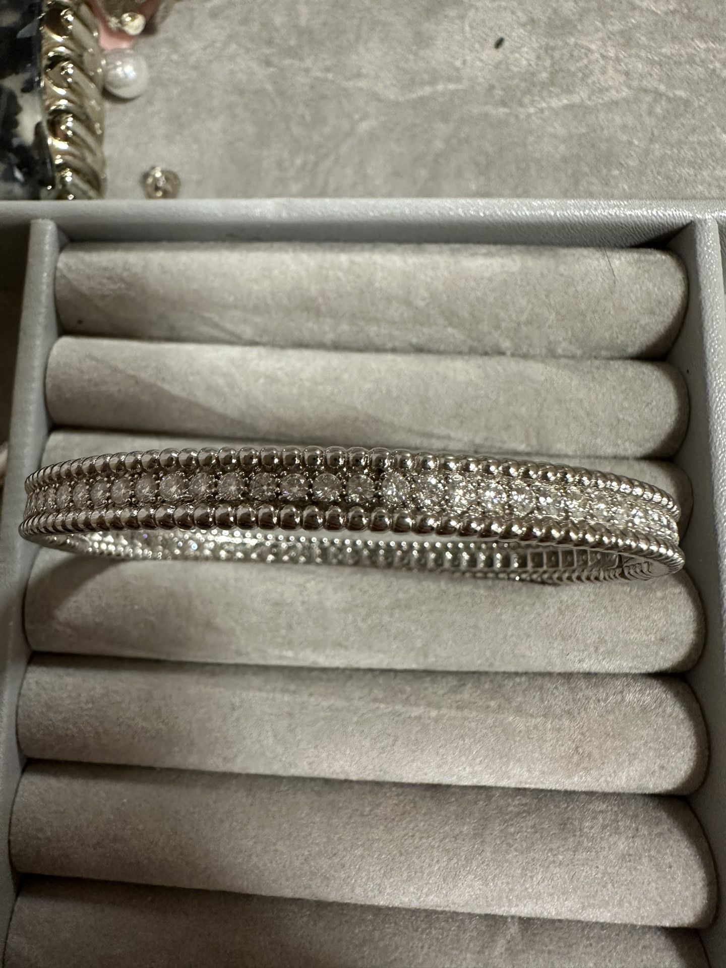 VVS1 Clarity True Moissanite VCA Inspire Bangle Perlee Style Bracelet