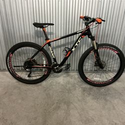 BICYCLE GIANT 27 SPEED SIZE 27,5 BRAND NEW 