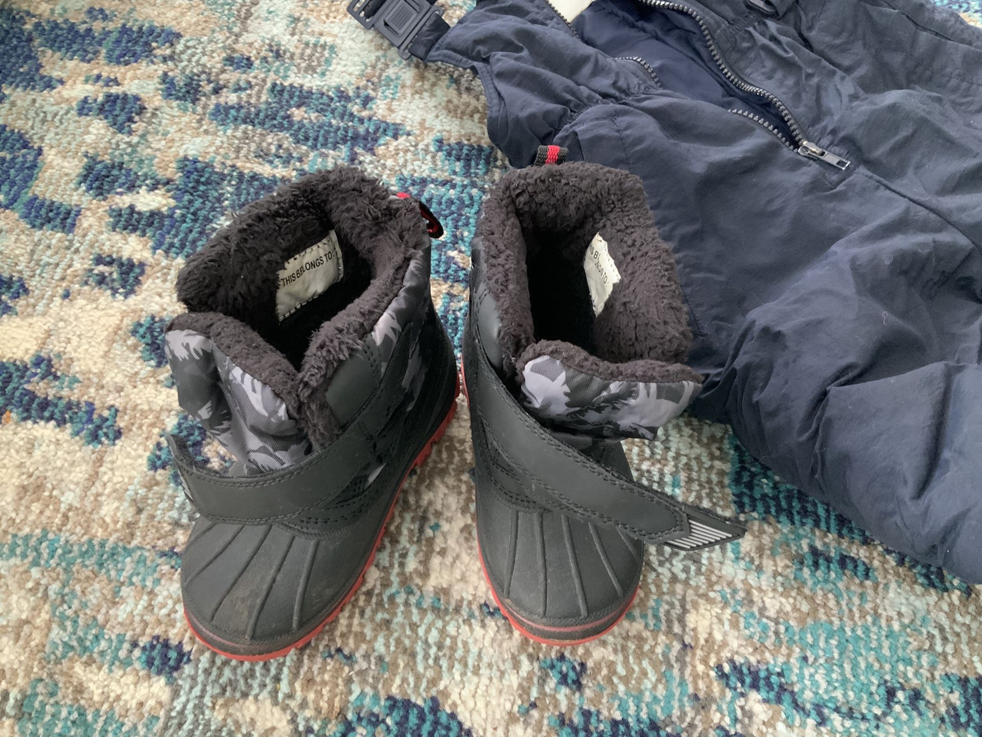 7/8 Size Toddler Snow Boots