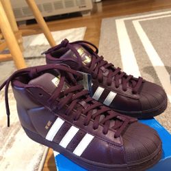 Woman’s Adidas Size 6 
