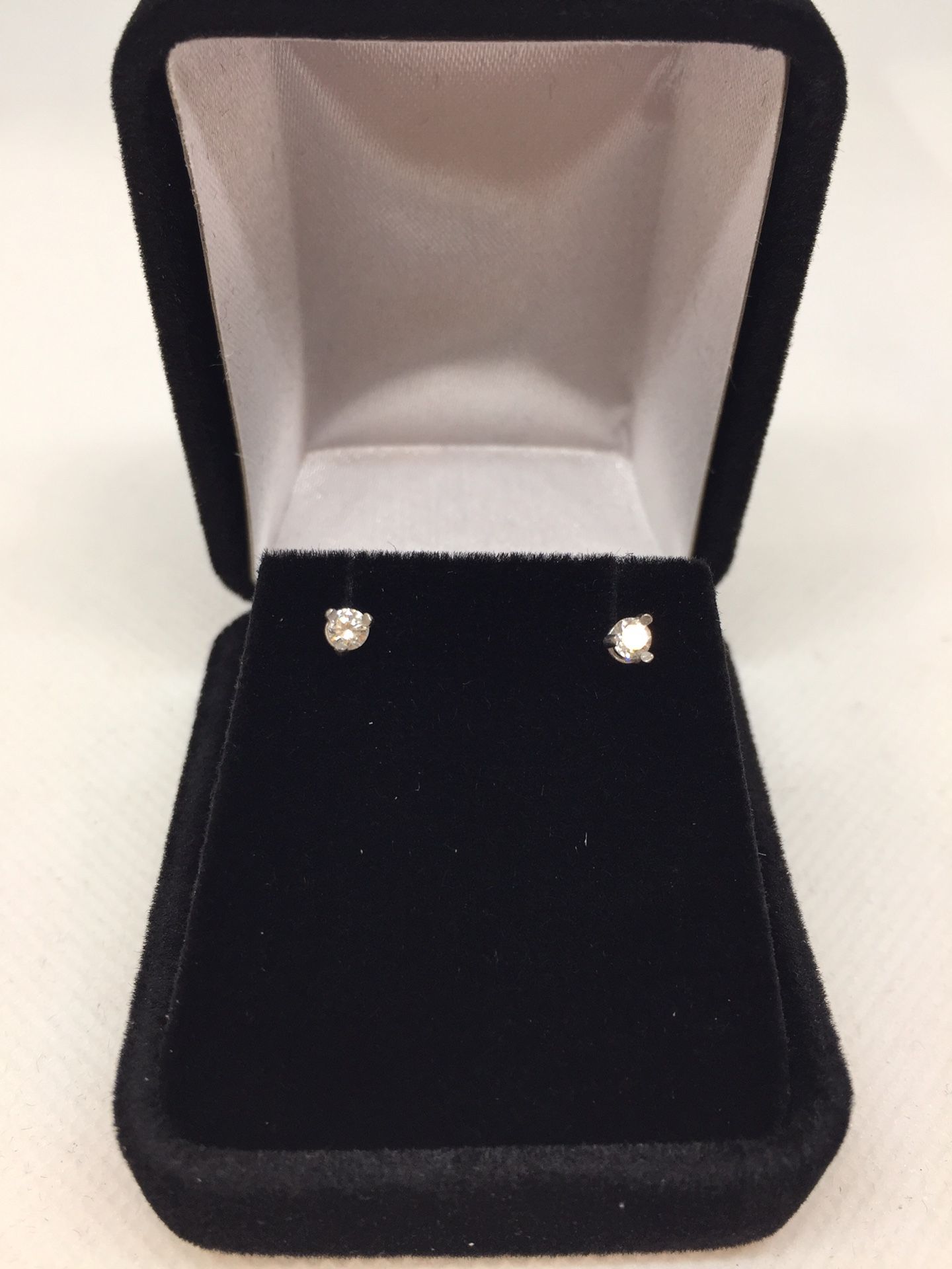 14 K Diamond studs 0.19 CT’s