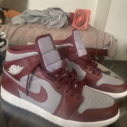Men’s Nike Air Jordan Mid 1 Team Red Shoes 