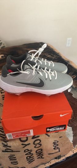 8.5W Nike Zoom Hyperdiamond 3 Elite Metal Softball Cleats