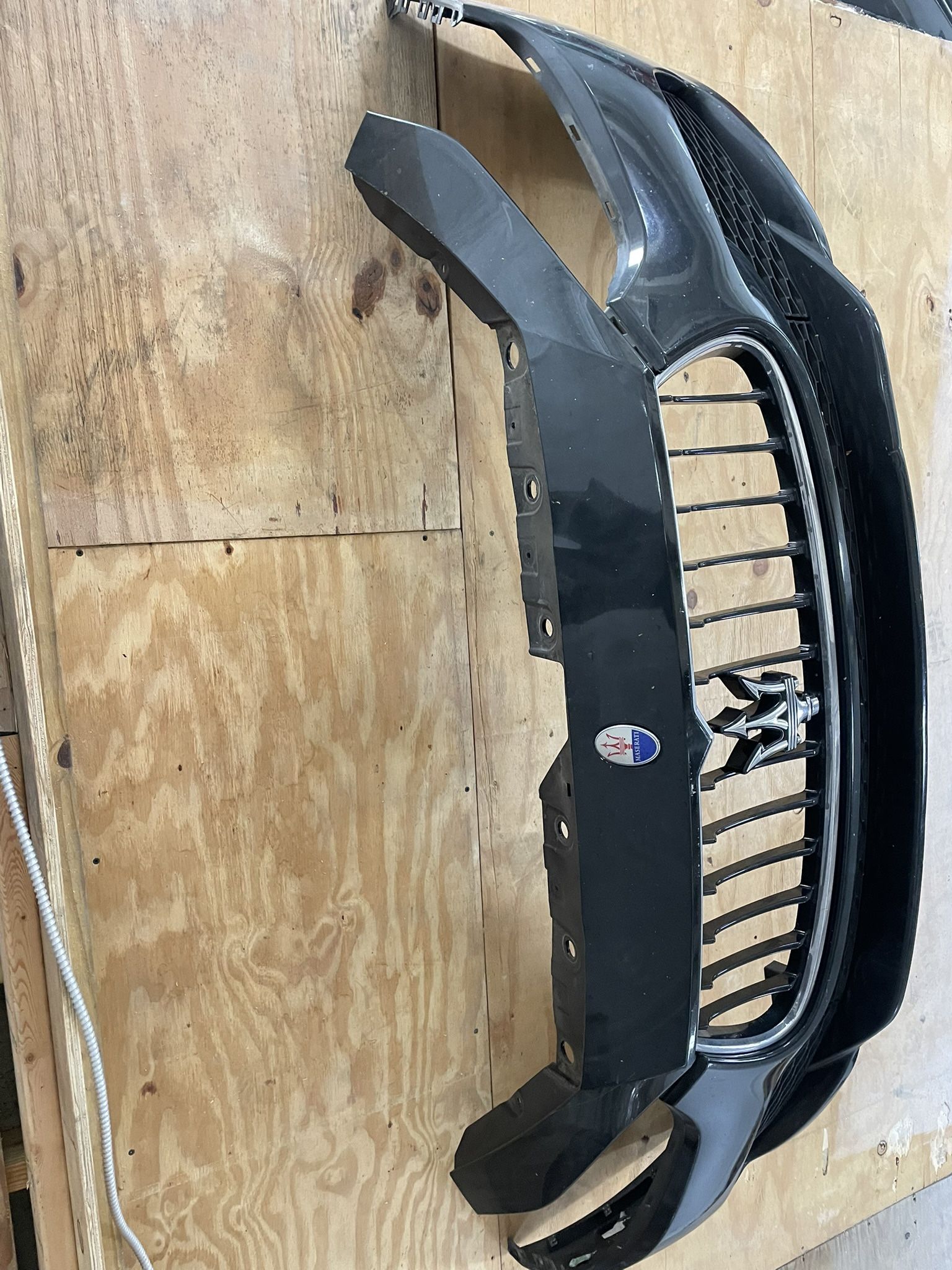 2014- Maserati Ghibli front bumper