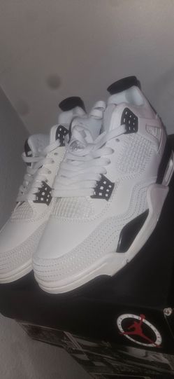Jordan 4s