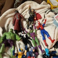 9 Action Figures Marvel