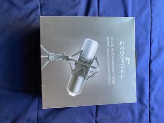STUDIO MICROPHONE WITH TRIPOD