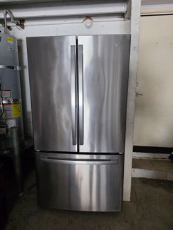 GE 27 cu. ft. French Door Refrigerator