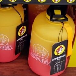 Buc-ee's Hydration Bottle Jug 64 oz, Gold to Red,