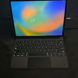 iPad Pro 11inch (4th generation) - Magic Keyboard Included