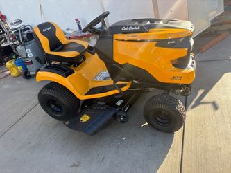 XT1 Enduro LT 42 in. 547cc Engine with Intelli Power Hydrostatic Drive Gas Riding Lawn Tractor