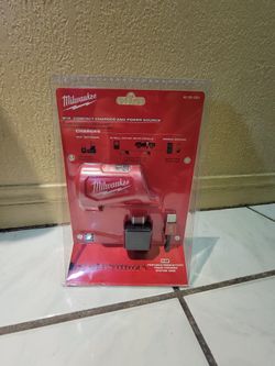 Milwaukee Compact Charger And Power Source M12 