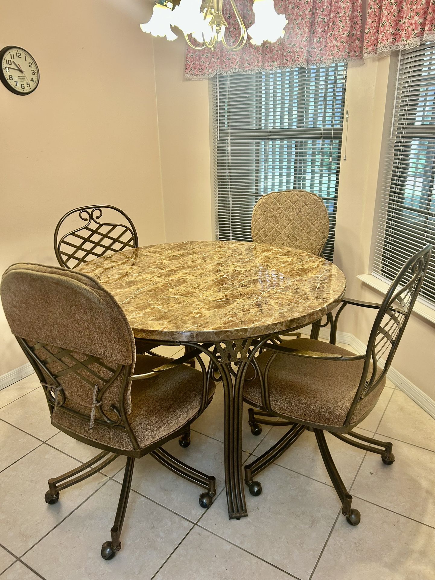 Stylish Marble Kitchen Table And 4 Rolling Chairs
