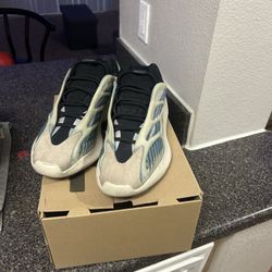 Yeezy 700 