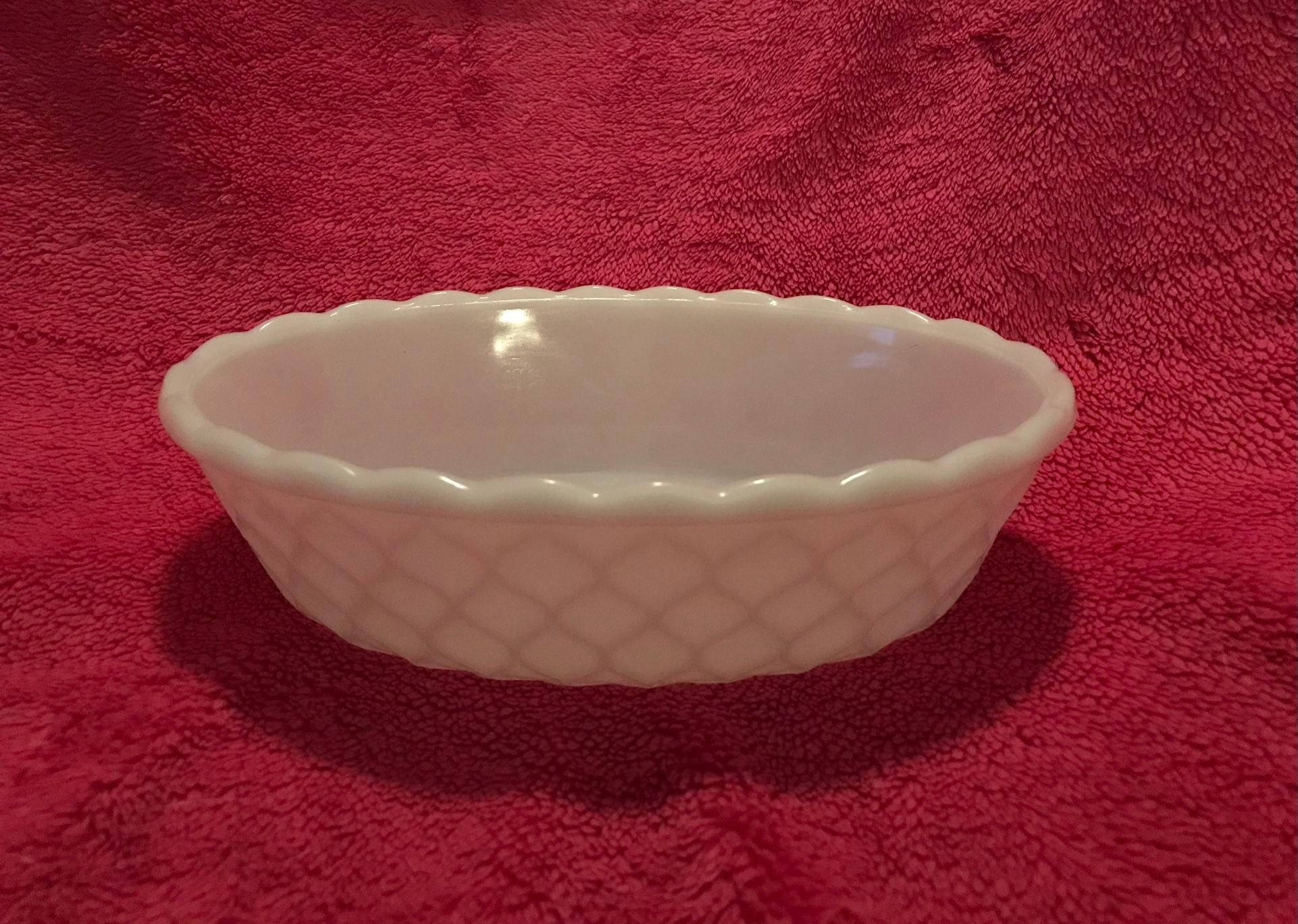 Vintage E.O. Brody White Milk Glass MJ-50 Quilted Diamond Honeycomb Oval Dish Bowl 9” x 6”x 2.75” FLAWLESS!
