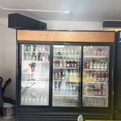 Refrigerator - Reach In Refrigerator- Beverage Refrigerator 