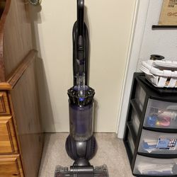 Like New Dyson Ball Animal 2 Vacuum Cleaner 