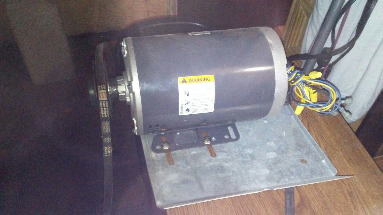 2 horsepower generator motor. Brand new. Open the trades or some kind of laptop.