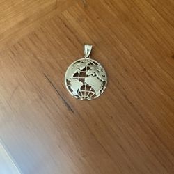 10k Gold World Pendant