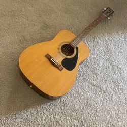 Yamaha Acoustic Guitar