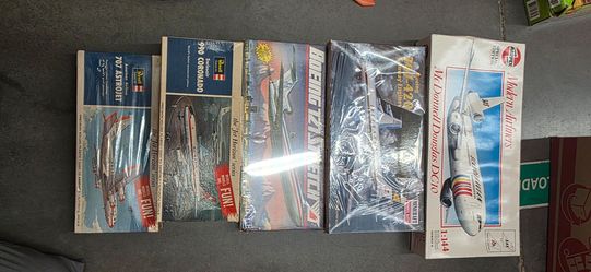 Model Kits Planes, Jets, Space Shuttle, etc  Some Sealed,  Some Open, Parts Etc