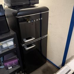 Galanz 4.0 Cu Ft Retro Dual Door Refrigerator