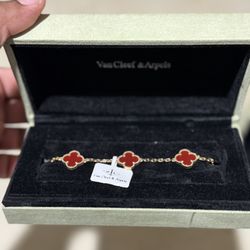  Van Cleef Bracelet (BEST OFFER!!)