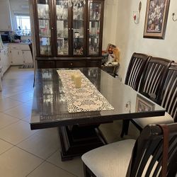 Dining Room Table 