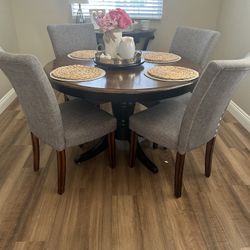 Kitchen Table And 4 Chairs