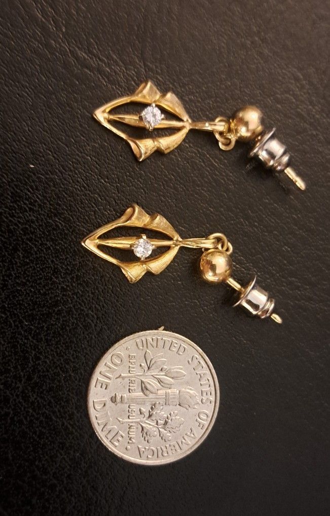 14k yellow gold diamond earrings with platinum backs