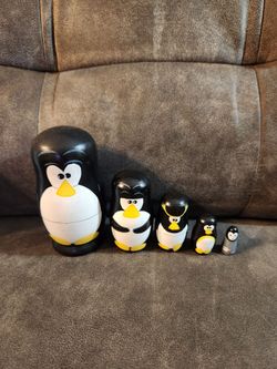 Vintage Matryoshka Penguin Doll Set 5 Piece Russian Nesting Dolls