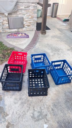 Plastic containers