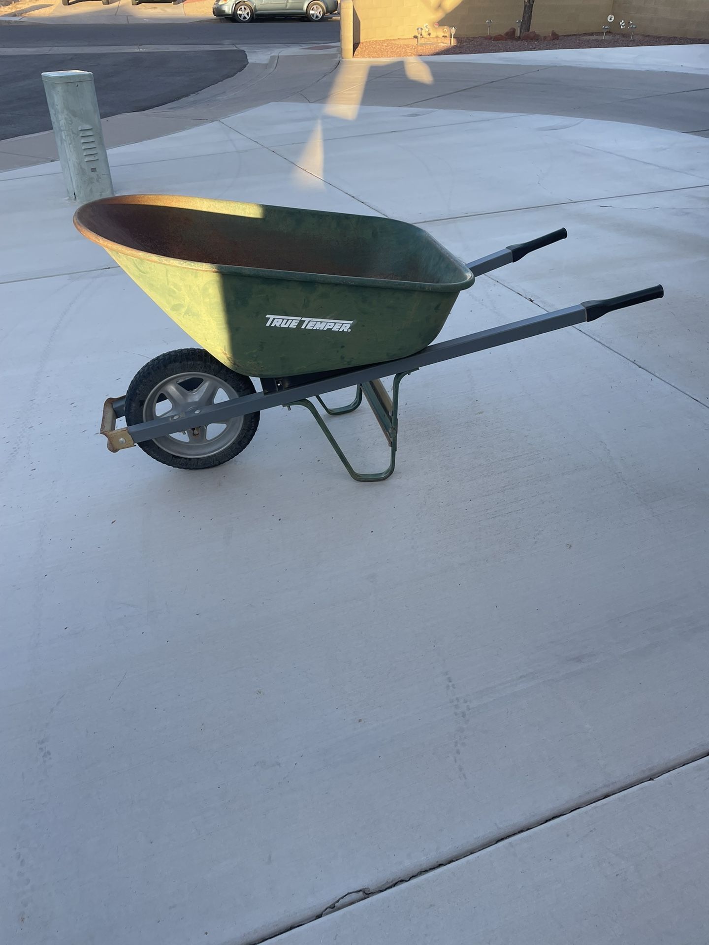 True Temper Wheel Barrel