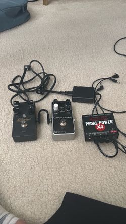 Guitar Effects and Voodoo Lab Pedal Power x4